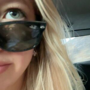 Meet your Posher, Simone